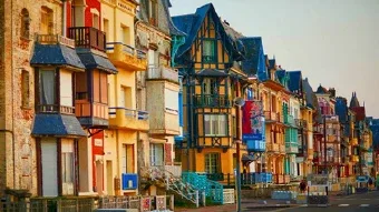 Maisons colorés, un bout du monde en France